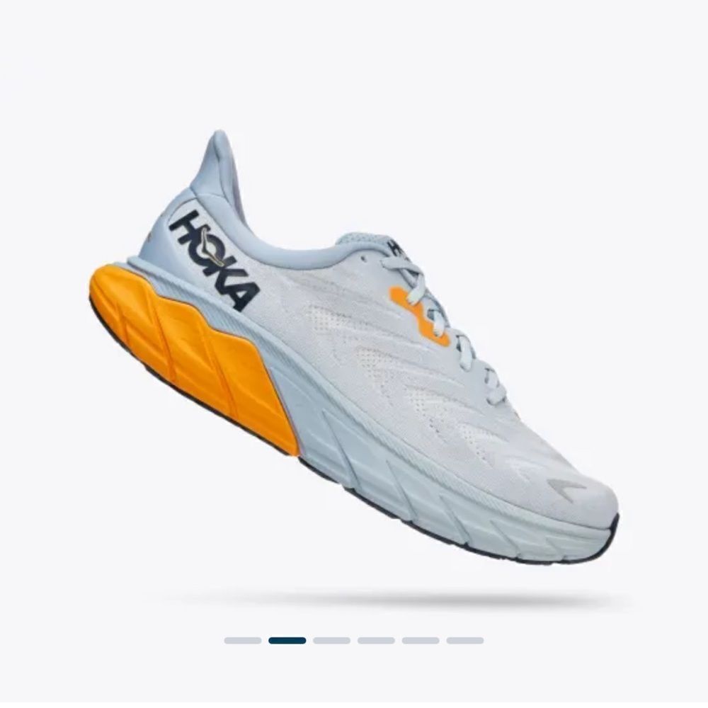 Hoka Arahi 6 Sneakers
